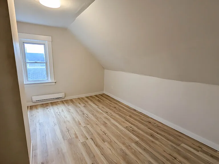 67 7th St #5 — Photo 11