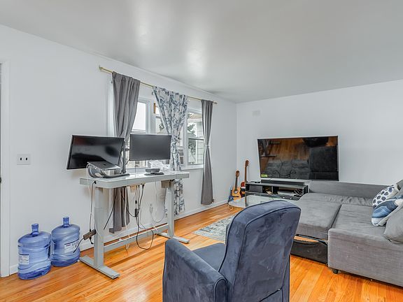 2nd image of 1518 39th St