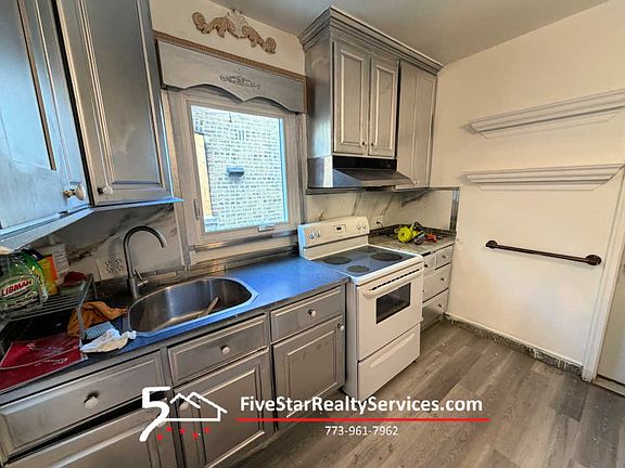 2nd image of 6073 N Albany Ave #2
