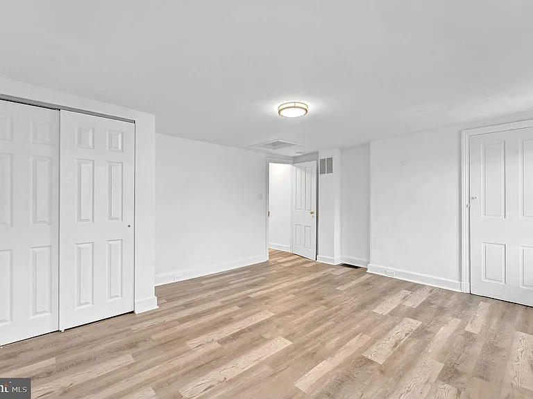 28 W Airy St — Photo 26