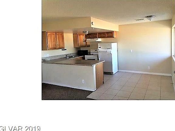 3rd image of 803 Palo Verde Dr APT D