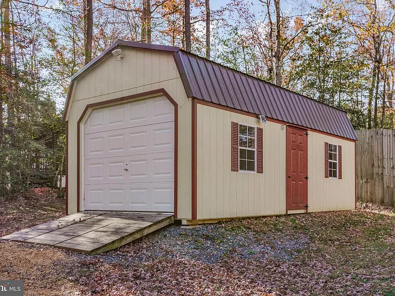 22397 Armstrong Dr — Photo 4