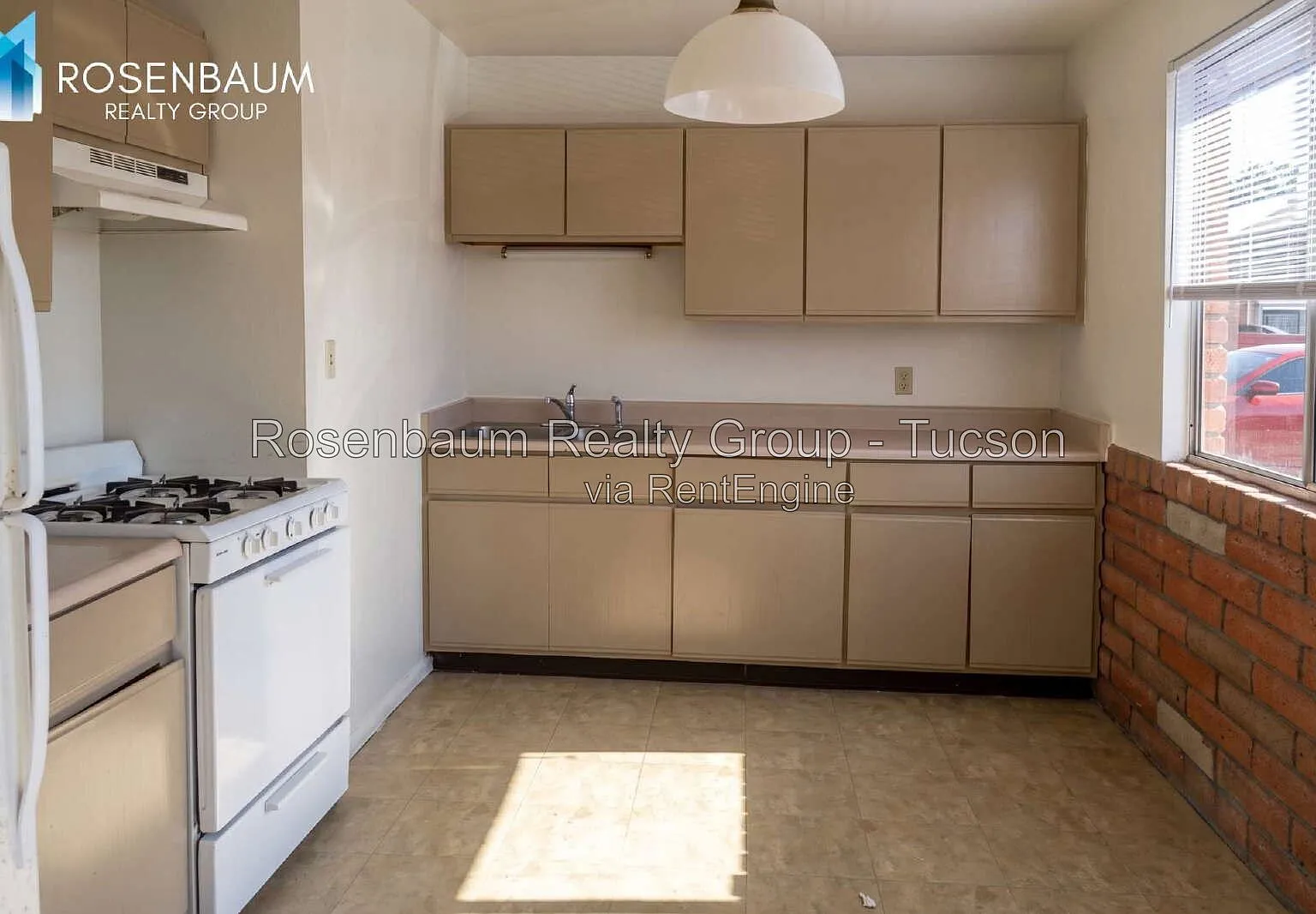 3609 E Glenn St — Photo 2