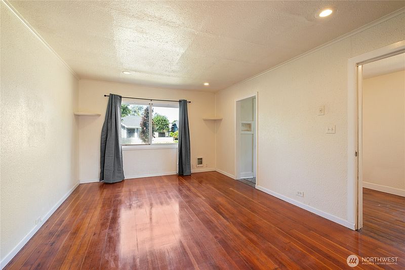 5th image of 608 16th Avenue