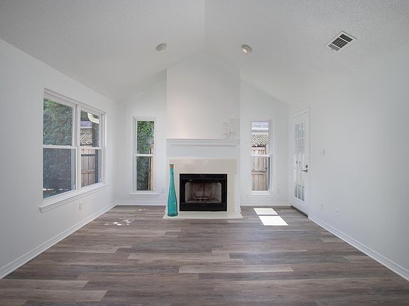 3rd image of 405 Rhonda Kay Ct