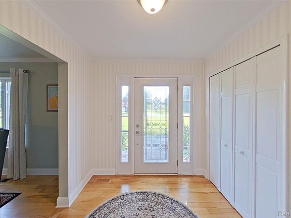 3rd image of 2427 Karen Dr