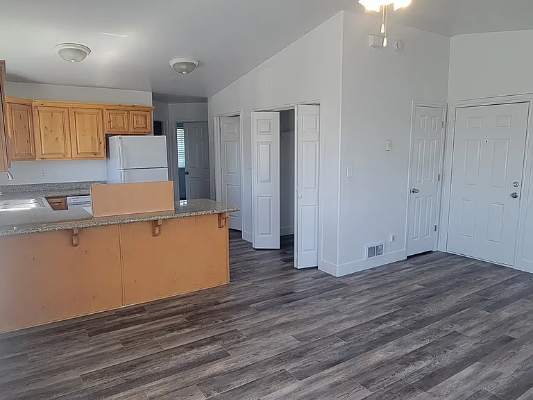 2515 Pumice Dr #4 — Photo 2