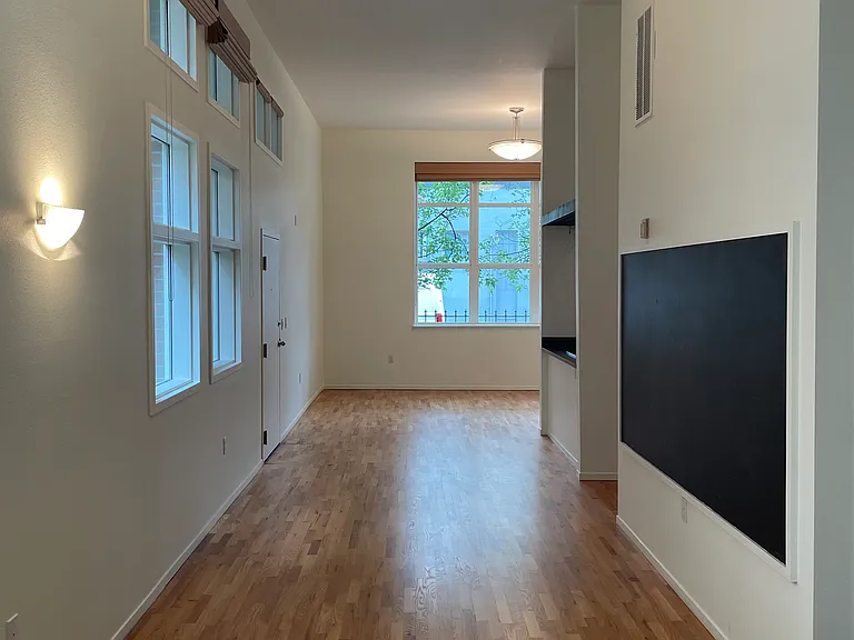 1009 NW Hoyt St #111 — Photo 20