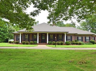 1564 Columbine Dr, Tupelo, MS 38801