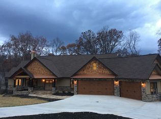 136 Thundering Waters Dr, Cornelia, GA 30531