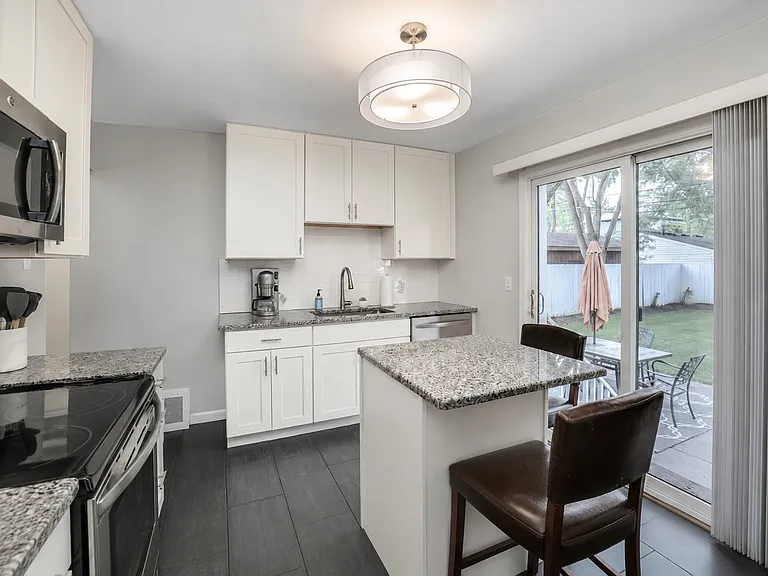2125 Dallas Ave — Photo 5