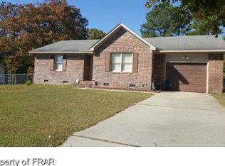 54 Londontown Dr, Spring Lake, NC 28390