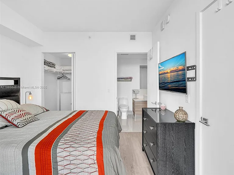 121 NE 34th St #3114 — Photo 38