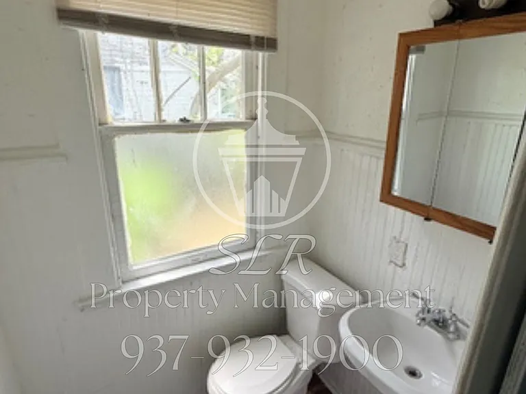 1011 N Broadway St — Photo 10