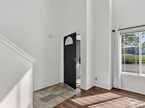 4th image of 12808 58th Avenue NE