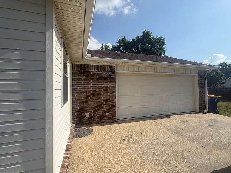 17 Magnolia Dr — Photo 3
