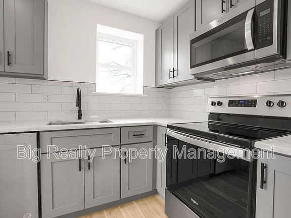 5th image of 228 Bridge St APT 2
