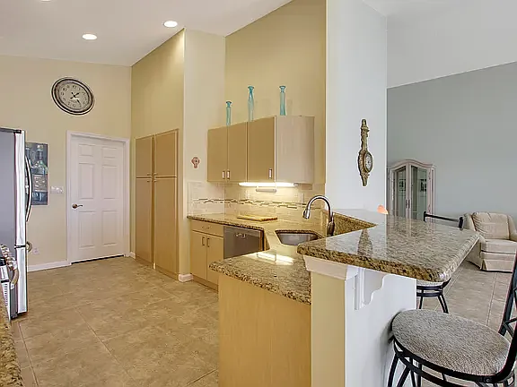122 NW Swann Mill Cir — Photo 16