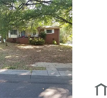 3 bed, 1169 sqft, $1,800 — Photo 2