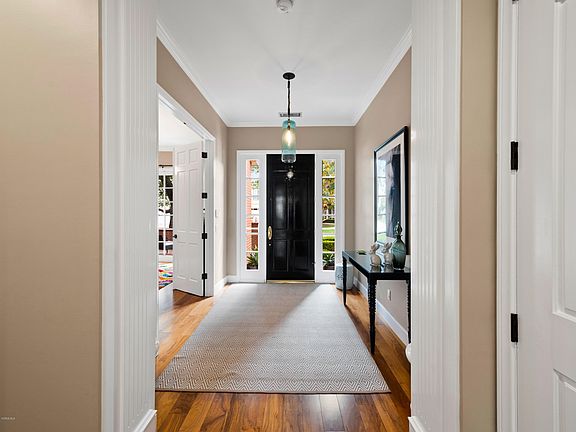 4th image of 2391 Crombie Ct