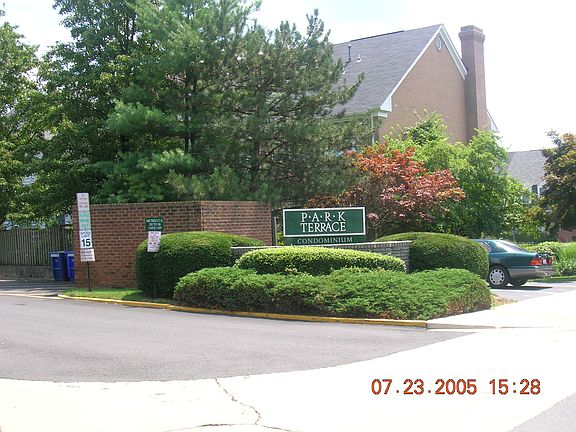 3rd image of 202 Park Terrace Ct SE