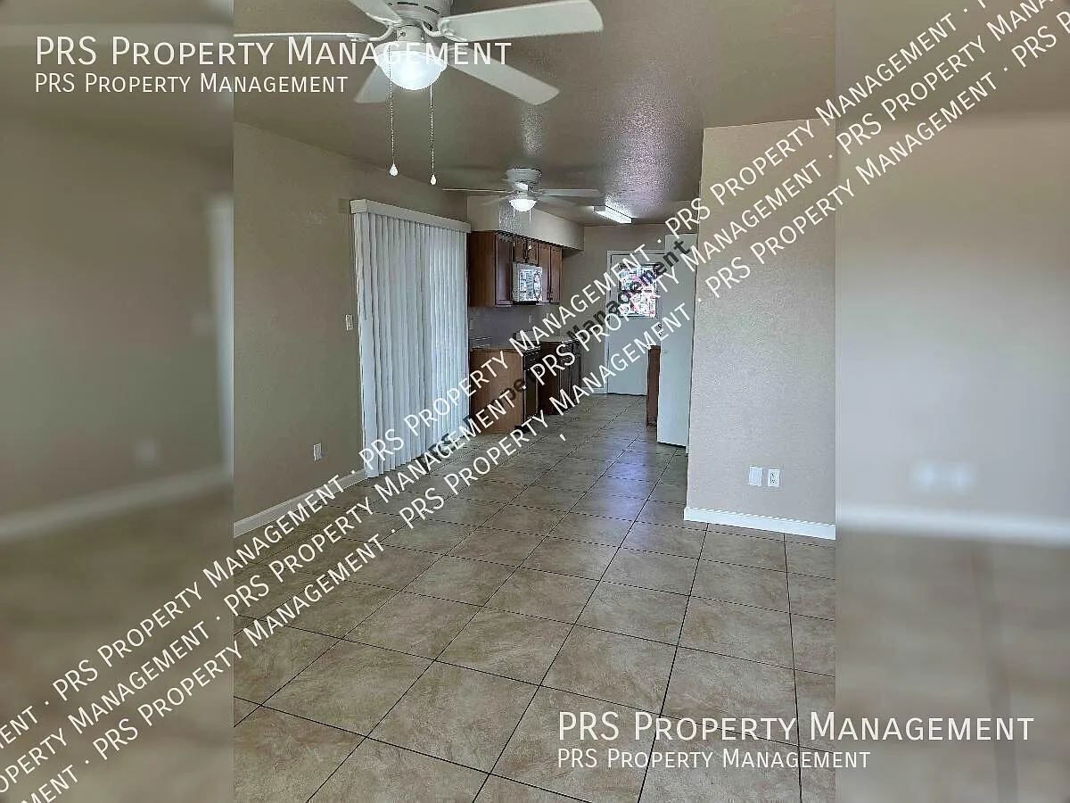 Newly renovated duplex in Mesa! — Photo 3