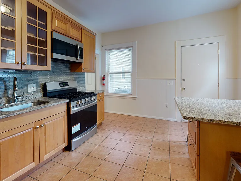 31 Plymouth St #1 — Photo 2