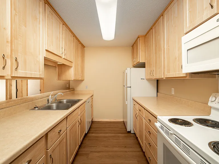 Park Villa Apartments — Photo 16