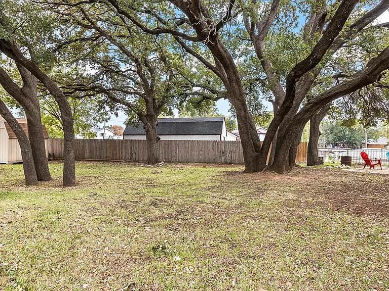 1609 Cheyenne Trl — Photo 29