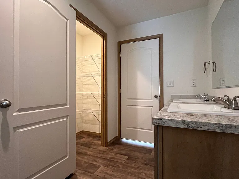 Cedar Terrace — Photo 12