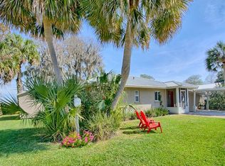 12137 Lakeside Ln, Tavares, FL 32778