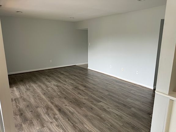 5th image of 5418 85th Ave APT 201