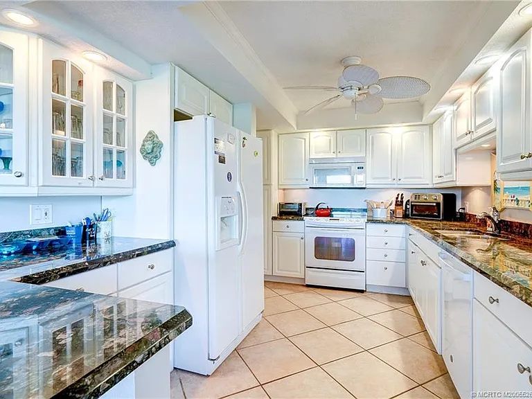 1289 NE Ocean Blvd #2 — Photo 11