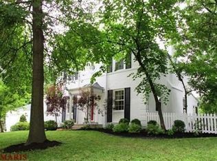 42 Thorncliff Ln, Saint Louis, MO 63122