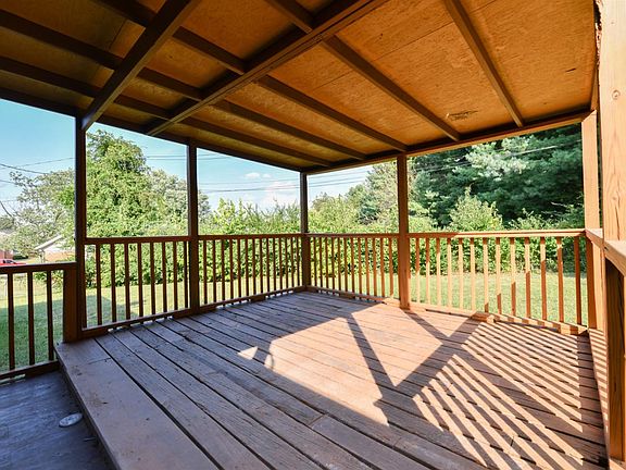 3rd image of 1182 Briarwood Cir