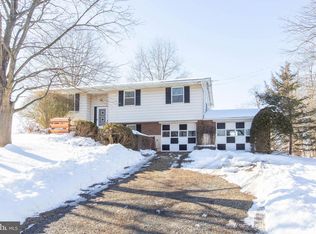 122 Township Line Rd, Gilbertsville, PA 19525