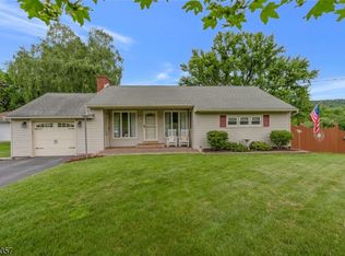 105 Vernon Ave, Hamburg, NJ 07419