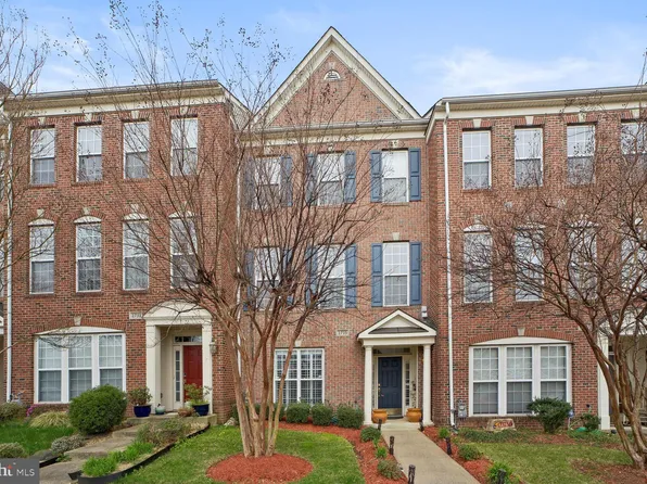 2735 Celestial Dr, Woodbridge, VA 22191