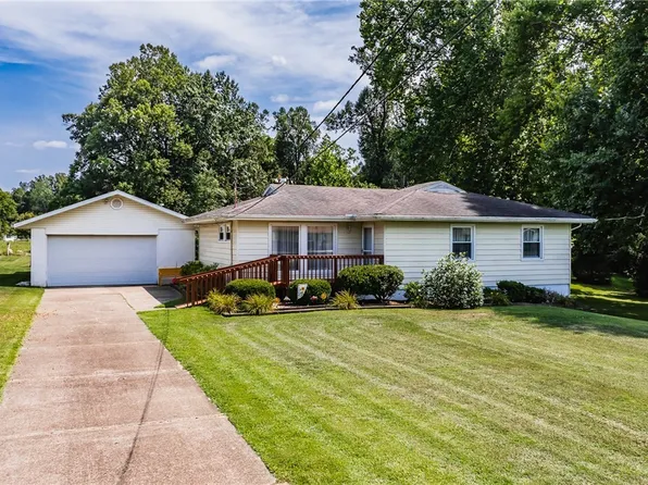 1305 Washington Gardens Cir, Washington, WV 26181