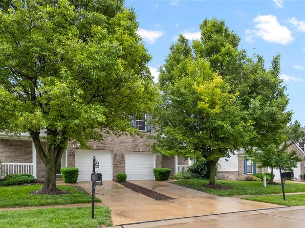 54 Jost Villa Dr, Florissant, MO 63034