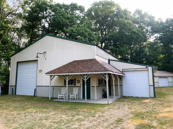 707 E Jefferson St, Augusta, MI 49012