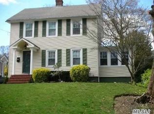 45 Maple Pl, Huntington, NY 11743