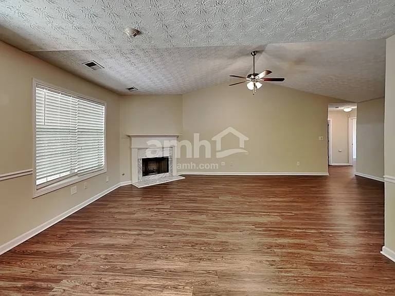 177 Waters Edge Dr — Photo 5