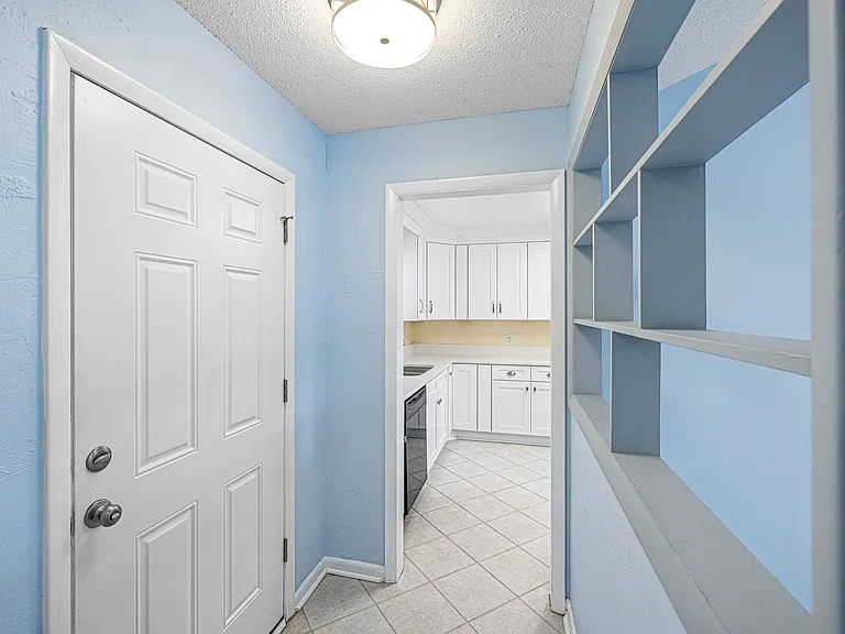 349 Primrose Cir — Photo 7