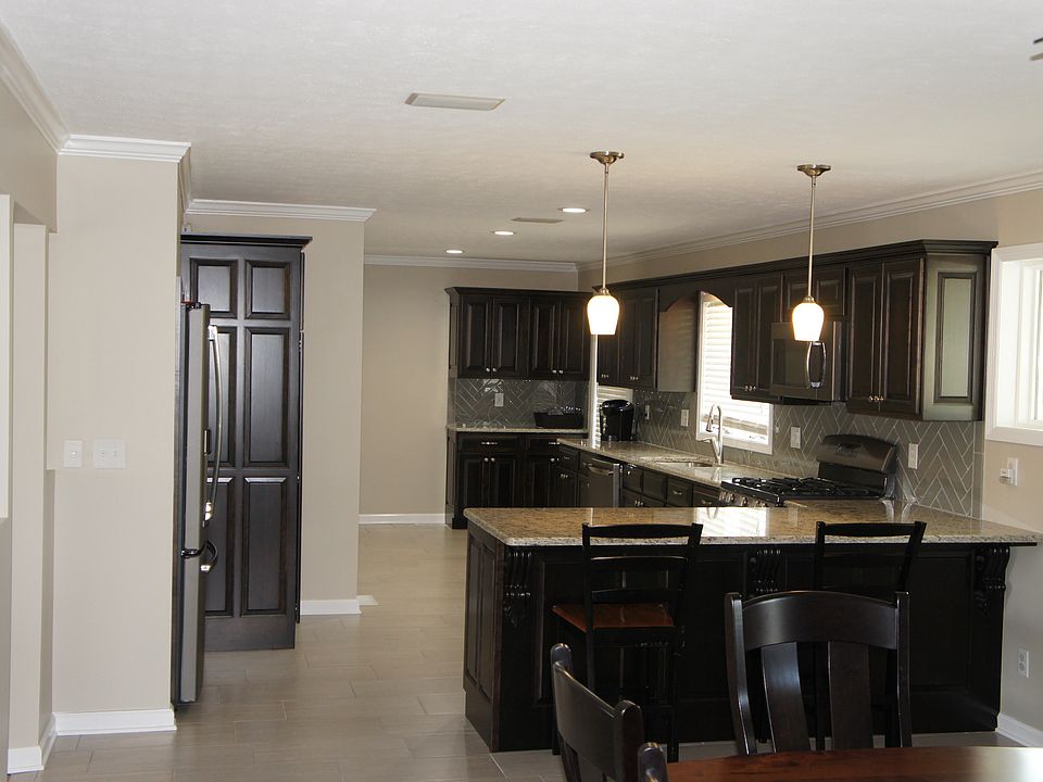 1st image of 3013 Lakeview Dr