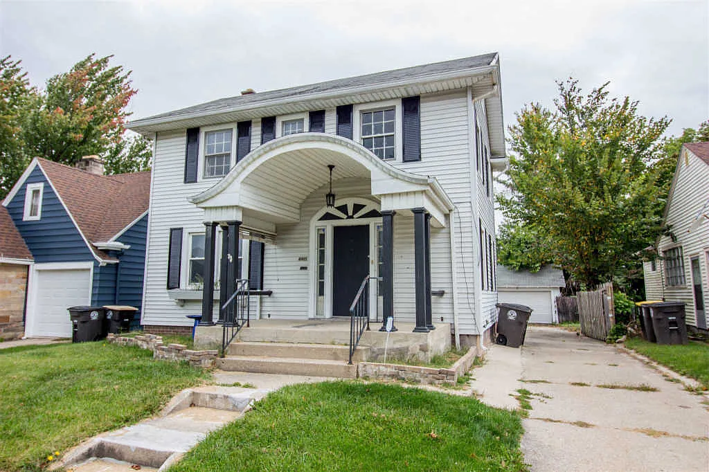 4415 Marquette Dr photo 1