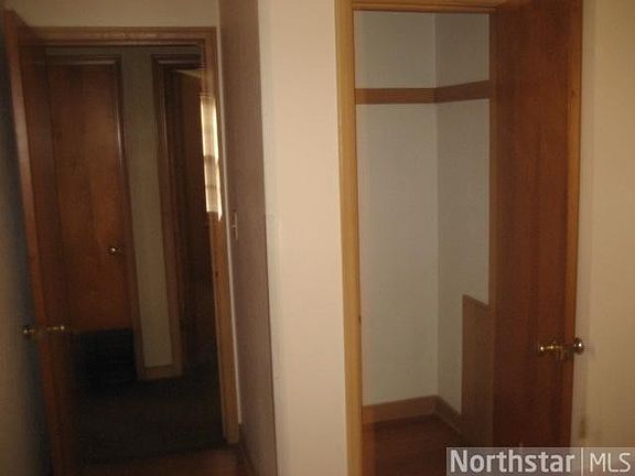 5th image of 1986 Minnehaha Ave E
