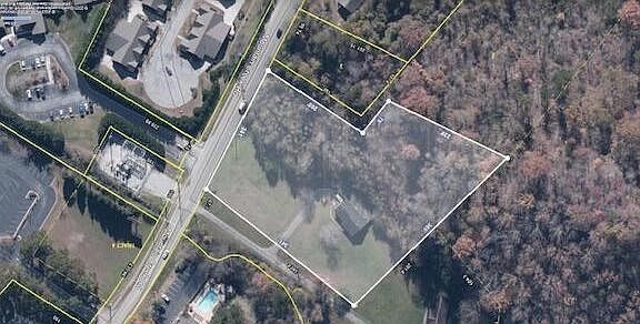 2nd image of 1161 Mountain Creek Rd