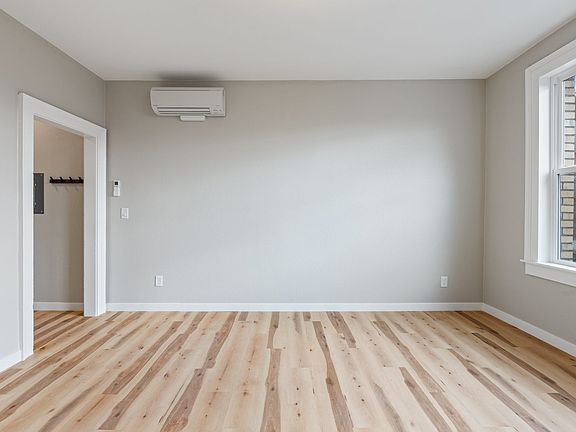 5th image of 3433-3451 SE Belmont St #4