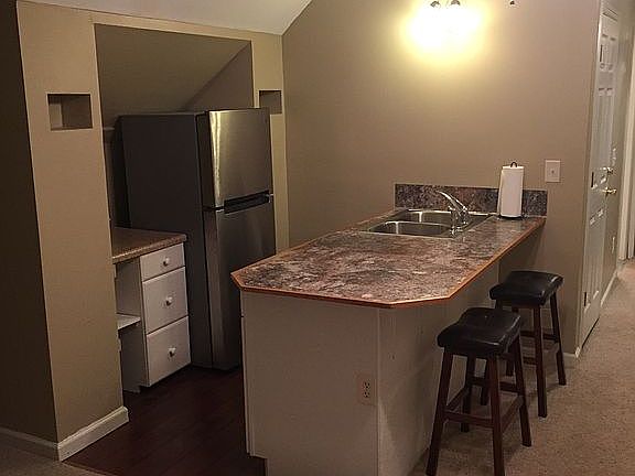 5th image of 3011 Madison Ave